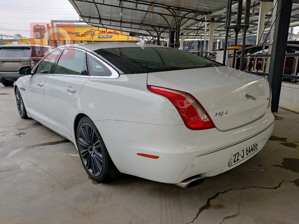 جاكوار XJ